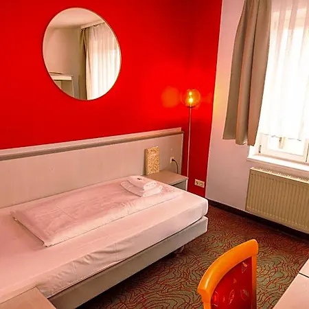 فندق Kulturhotel Hessenland Innenstadt By Awesome 3*